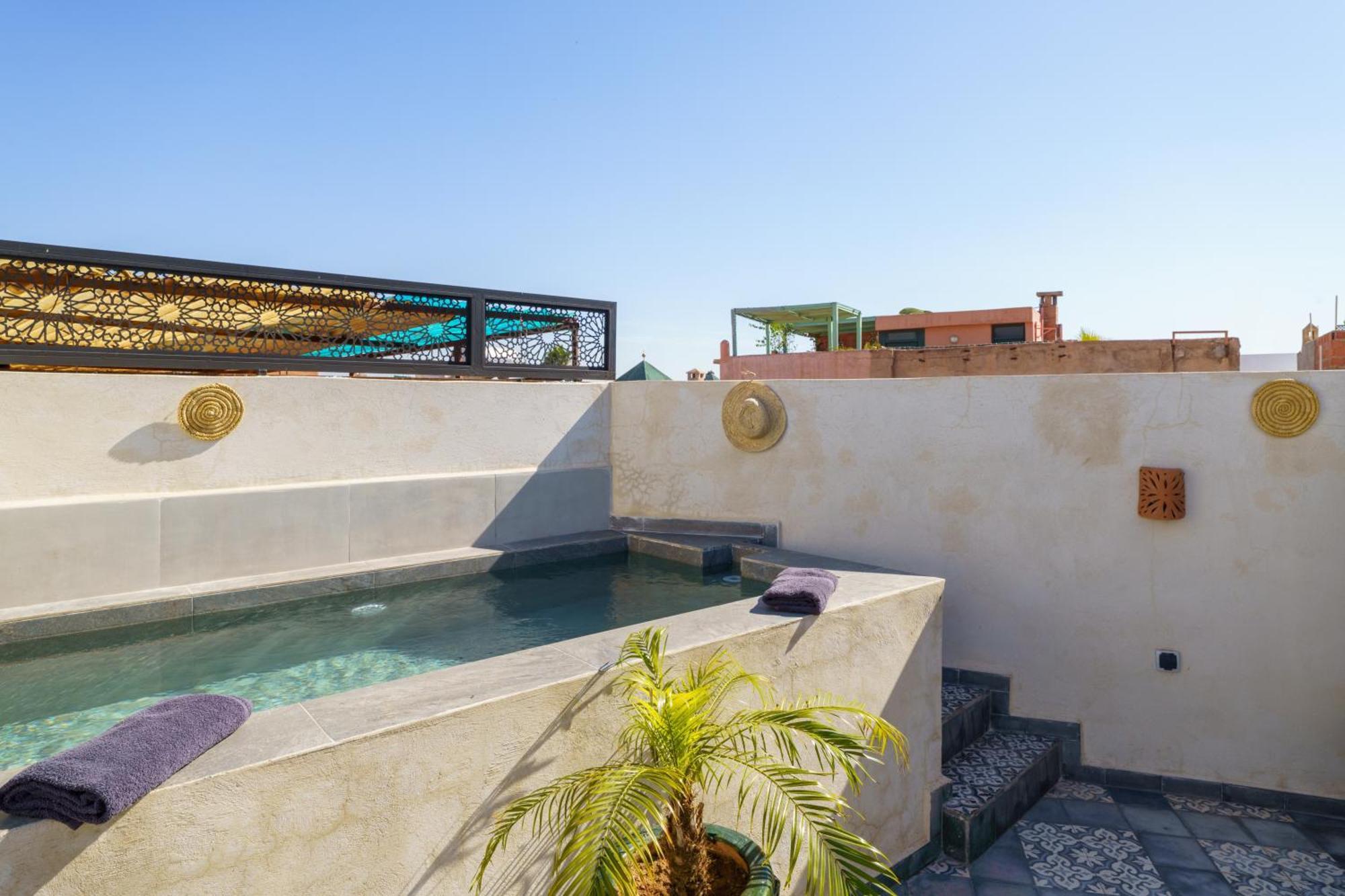 Riad 4 Chambres - Piscine & Petit Dejeuner Gratuit - Wifi Fibre Optique 마라케시 외부 사진
