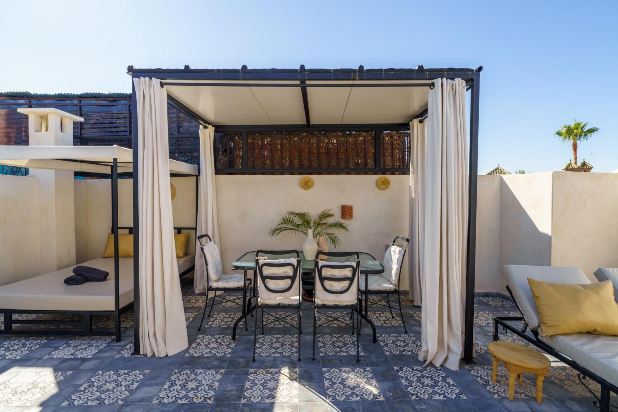 Riad 4 Chambres - Piscine & Petit Dejeuner Gratuit - Wifi Fibre Optique 마라케시 외부 사진