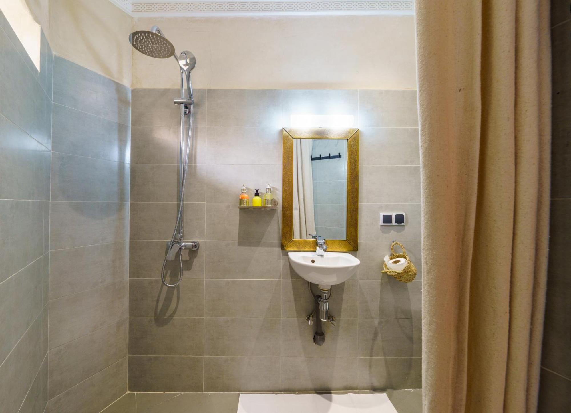 Riad 4 Chambres - Piscine & Petit Dejeuner Gratuit - Wifi Fibre Optique 마라케시 외부 사진